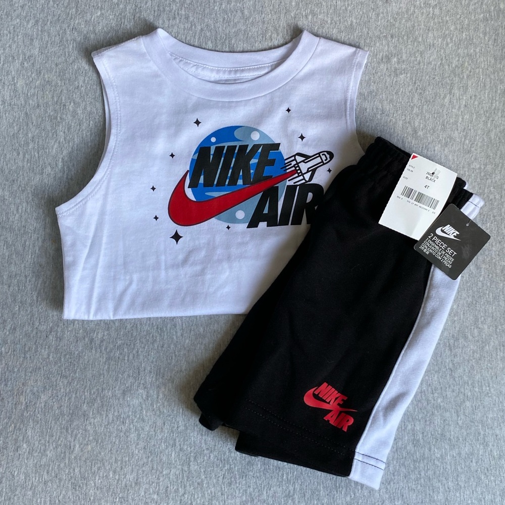 NWT Nike Toddler 2 Piece Set